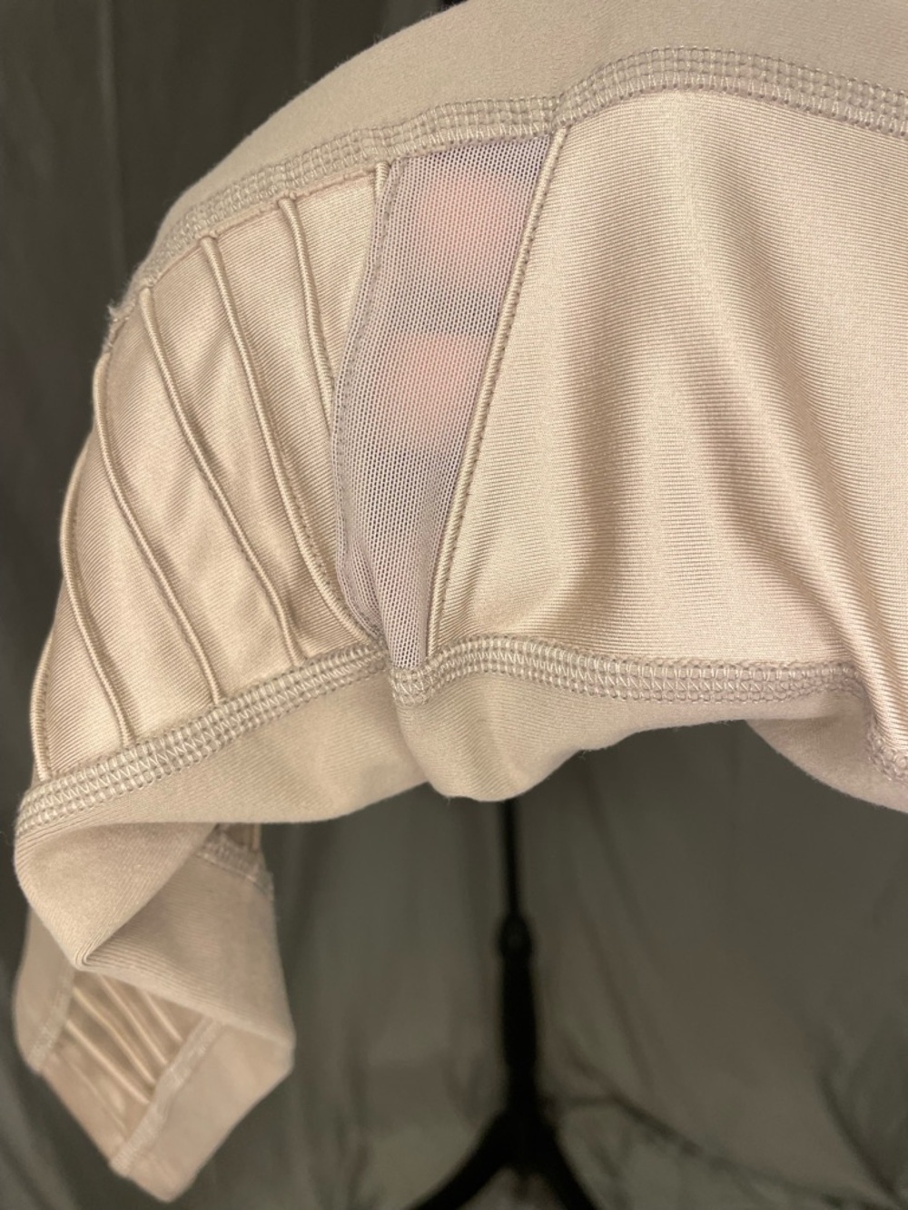 ALO Yoga Sand Gravel Moto Leggings - Neutral Tan - Picture 10 of 12